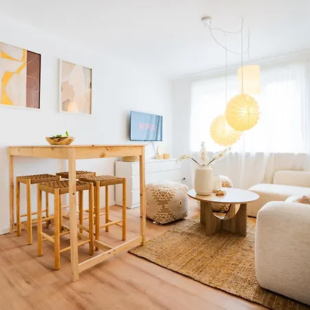 Luxus Designstudio - Zentral - Terrasse - 4 Personen *